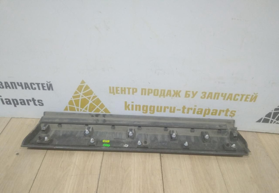 Молдинг двери задний правый бу Renault Arkana OEM 828761923R