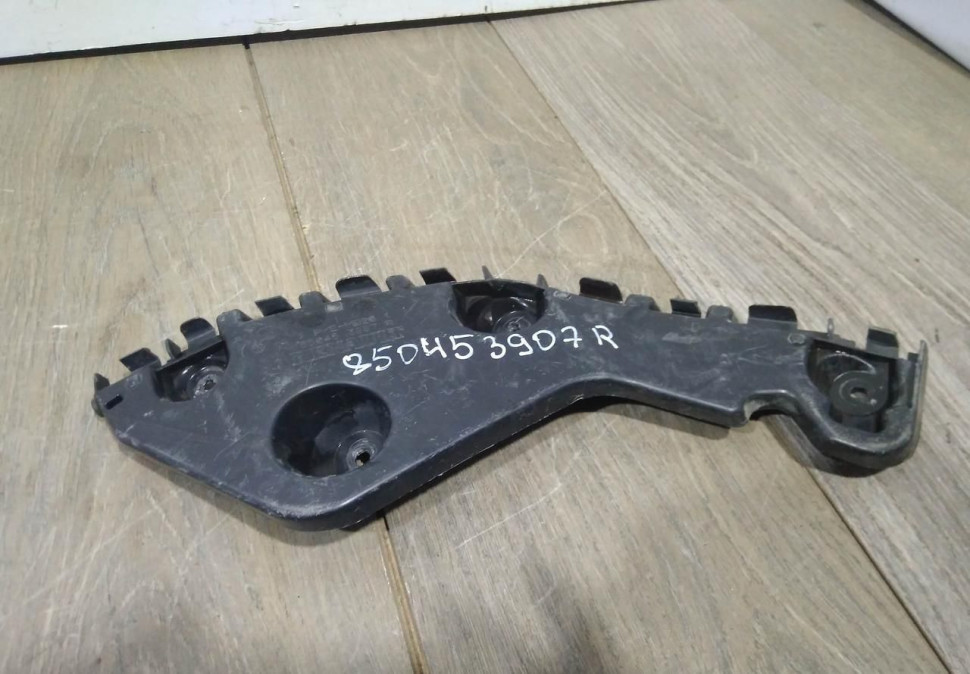 Кронштейн заднего бампера левый бу Renault Duster OEM 850453907R