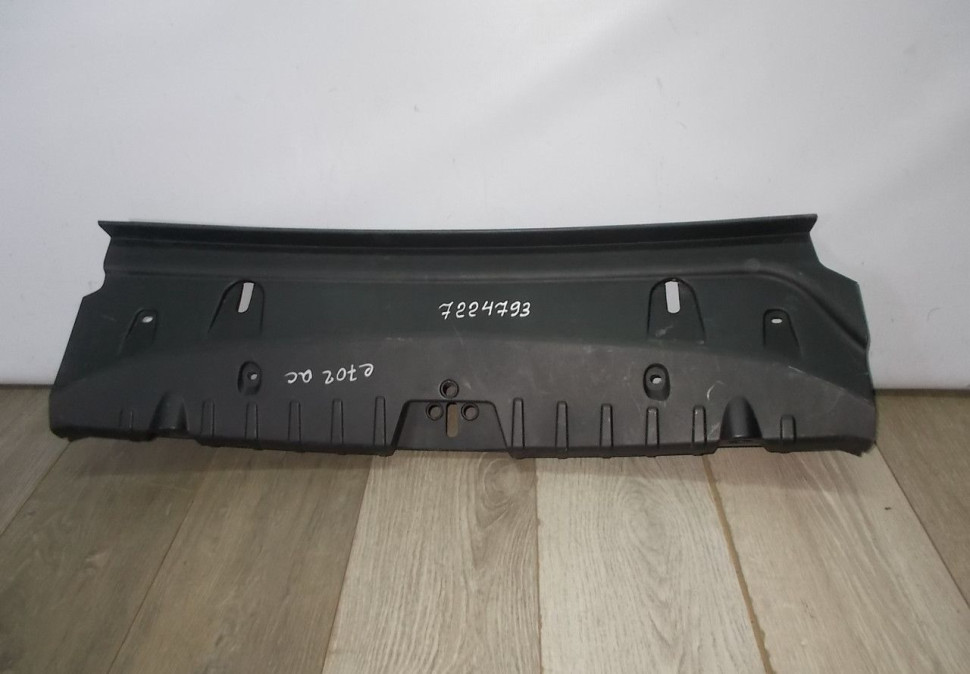 Обивка задней панели бу BMW 6 F12 OEM 7224793