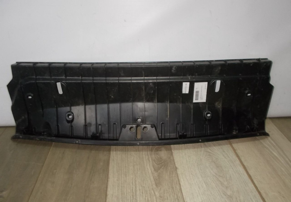 Обивка задней панели бу BMW 6 F12 OEM 7224793