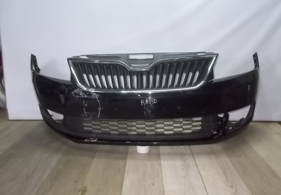 Бампер передний бу Skoda Rapid OEM 60U807221F
