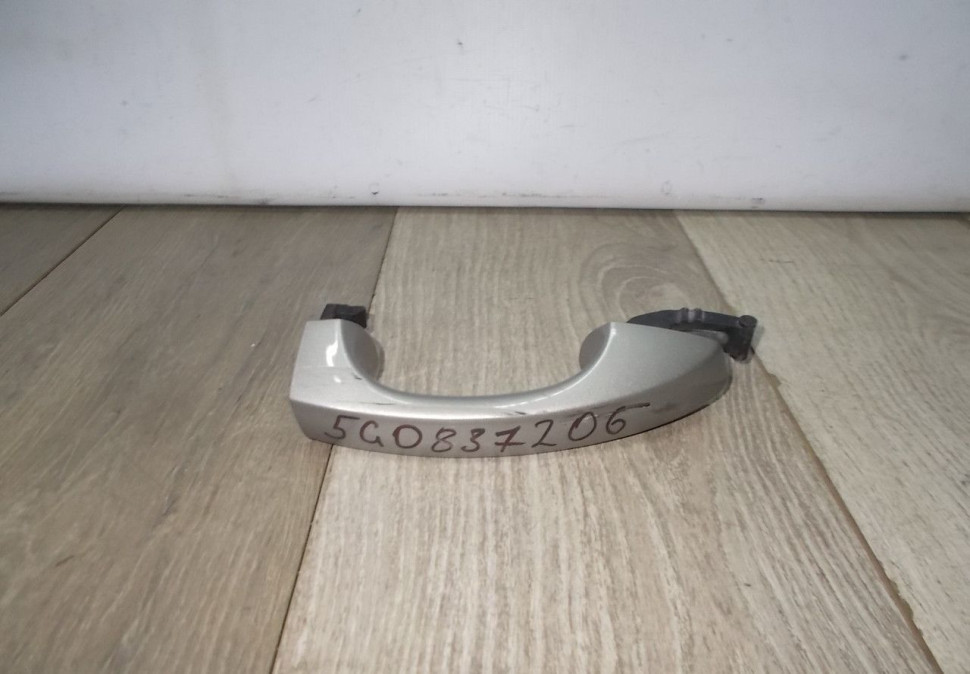 Ручка двери передняя правая бу Skoda Octavia A7 OEM 5G0837206N