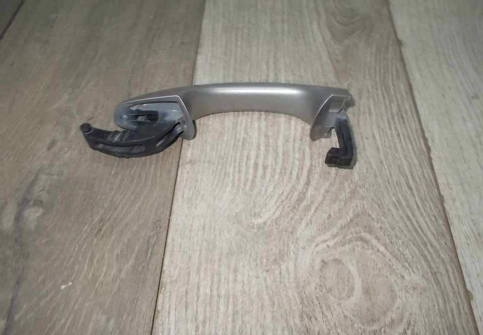 Ручка двери передняя правая бу Skoda Octavia A7 OEM 5G0837206N Ручка двери передняя правая бу Skoda Octavia A7 OEM 5G0837206N