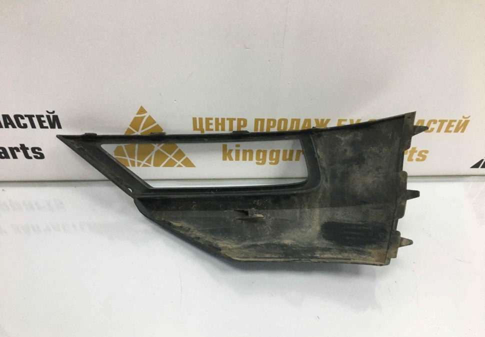 Накладка рамка ПТФ правая Volkswagen Tiguan 2 2016 OEM 5NA853212A