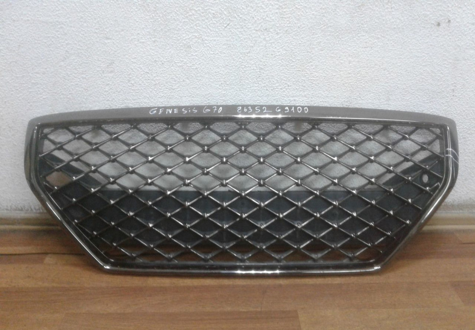 Решётка радиатора для Genesis G70 86350G9110 (трещина )