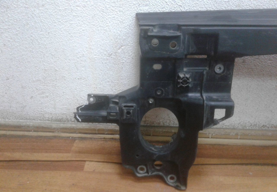 Панель передняя Volkswagen Touareg NF oem 7P6805594 (cлом.часть)