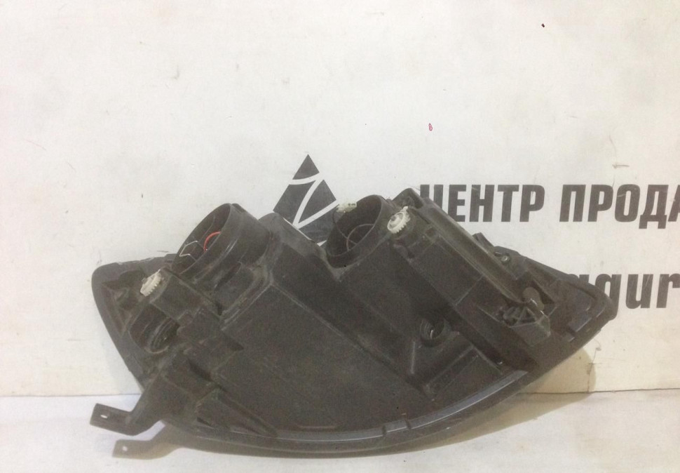 Фара левая Lada Kalina 2 галоген oem 21920371101100 (скл-3) Фара левая Lada Kalina 2 галоген oem 21920371101100 (скл-3)