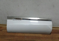 Молдинг двери задний правый Volkswagen Touareg NF