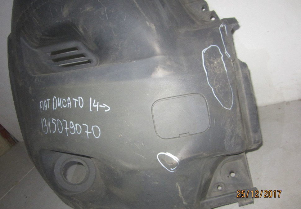 Бампер передний правая часть Fiat Ducato (14>) вмятины, трещ. oem 1315079070 (скл-3)