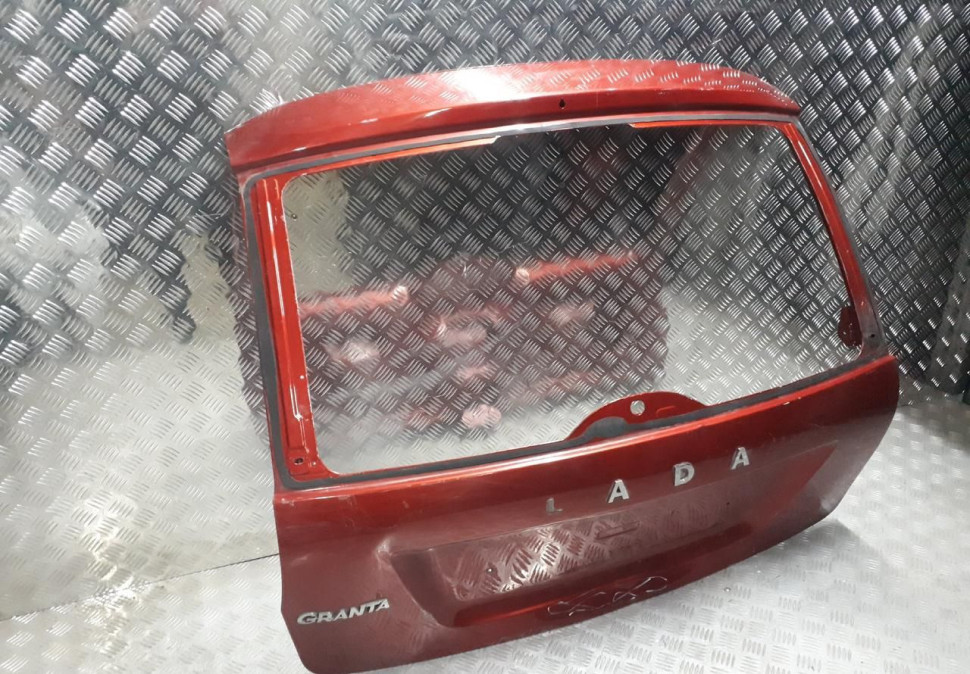 Крышка багажника Lada Granta oem 21900560401070 (скл-3)