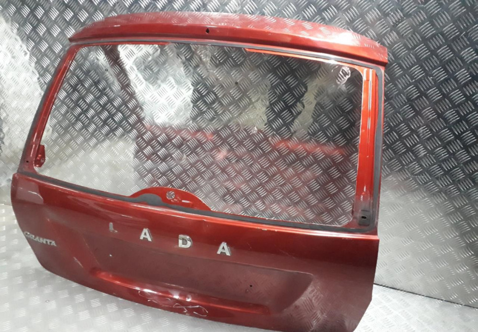 Крышка багажника Lada Granta oem 21900560401070 (скл-3)