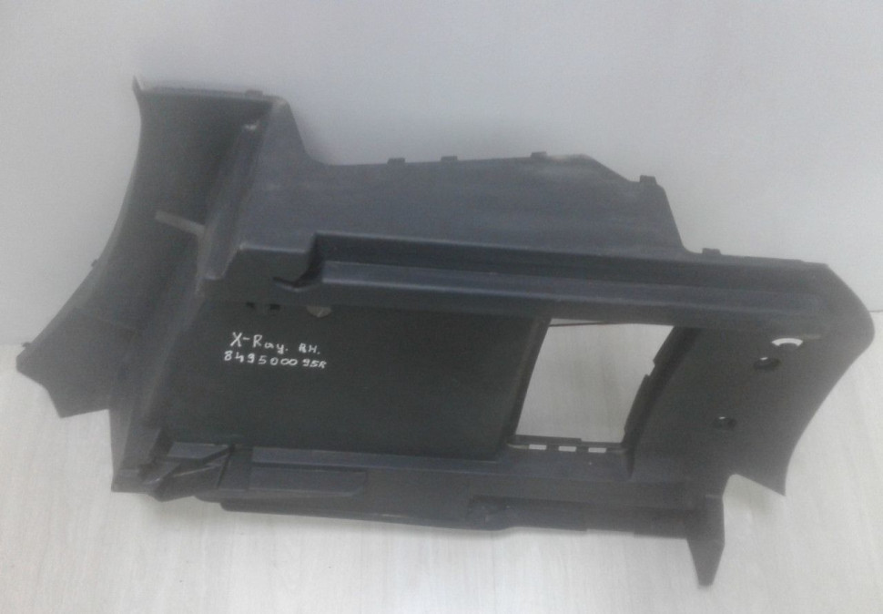 Обшивка багажника правая Lada X-ray oem 849500095r (слом.3. направляющие ) (скл-3) Обшивка багажника правая Lada X-ray oem 849500095r (слом.3. направляющие ) (скл-3)