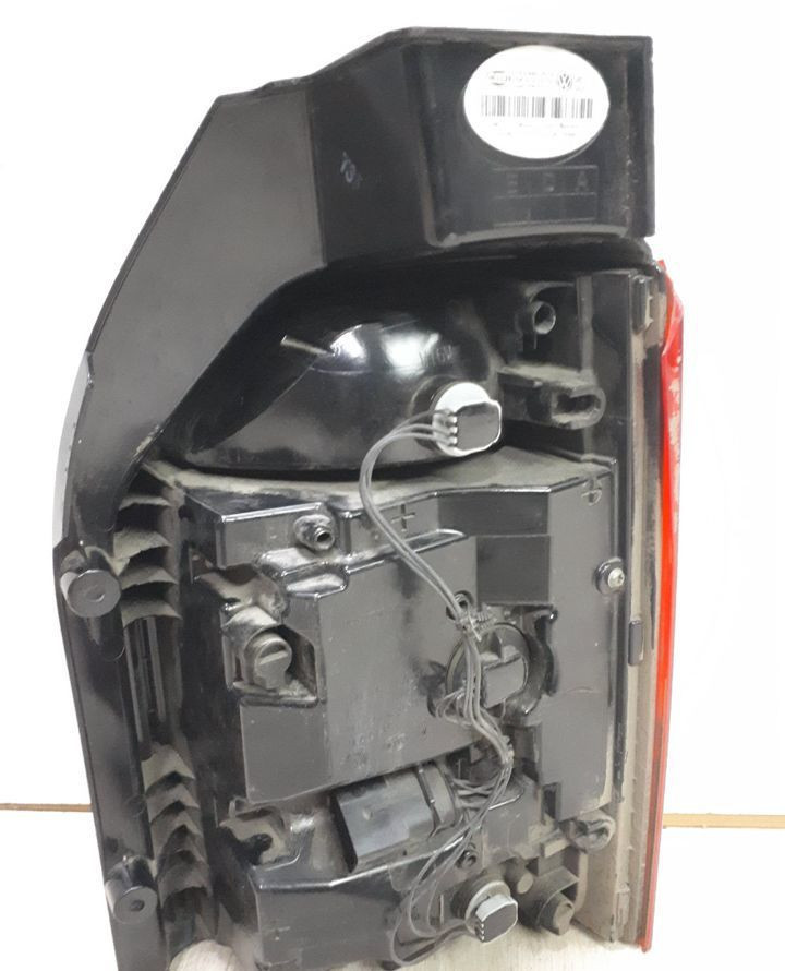 Фонарь левый Volkswagen Caravelle T6 (15>)  oem 7e0945207c