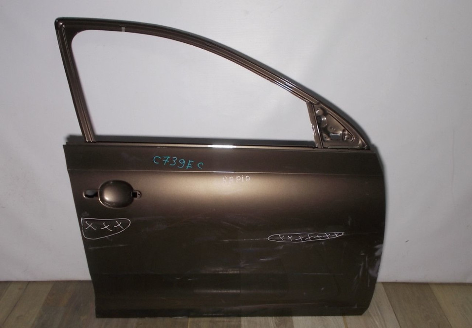 Дверь передняя правая бу Skoda Rapid OEM 6RF831056D, 5JA831052B