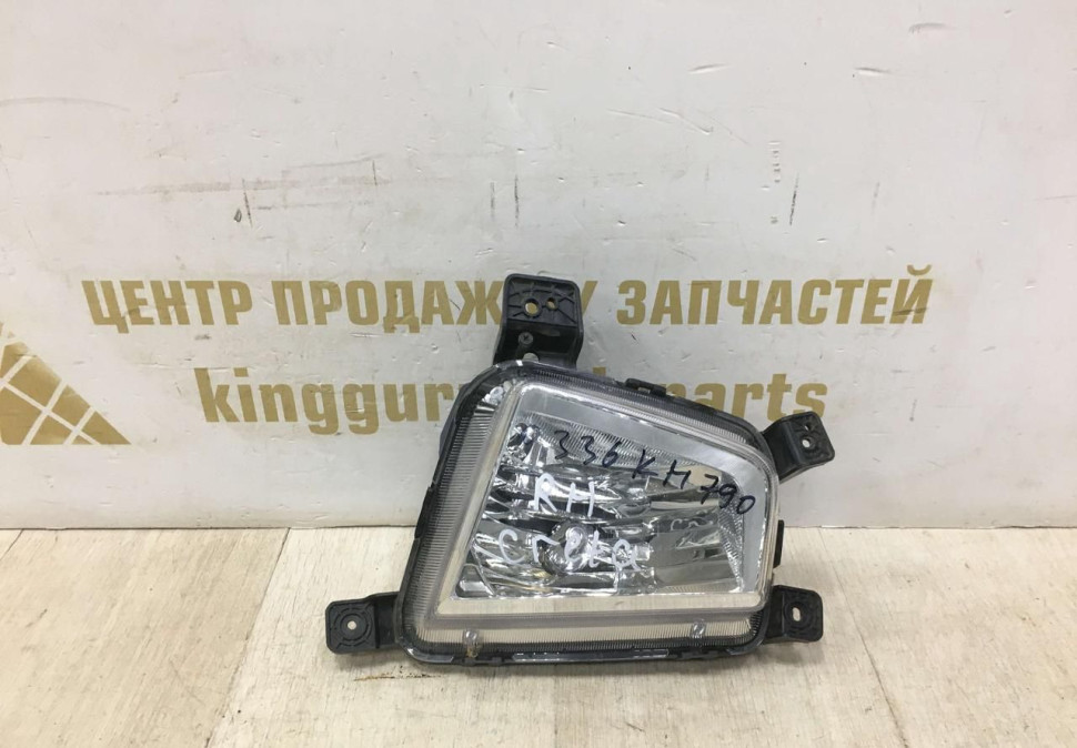 Противотуманная фара правая Hyundai Creta 2016  oem 92202M0000