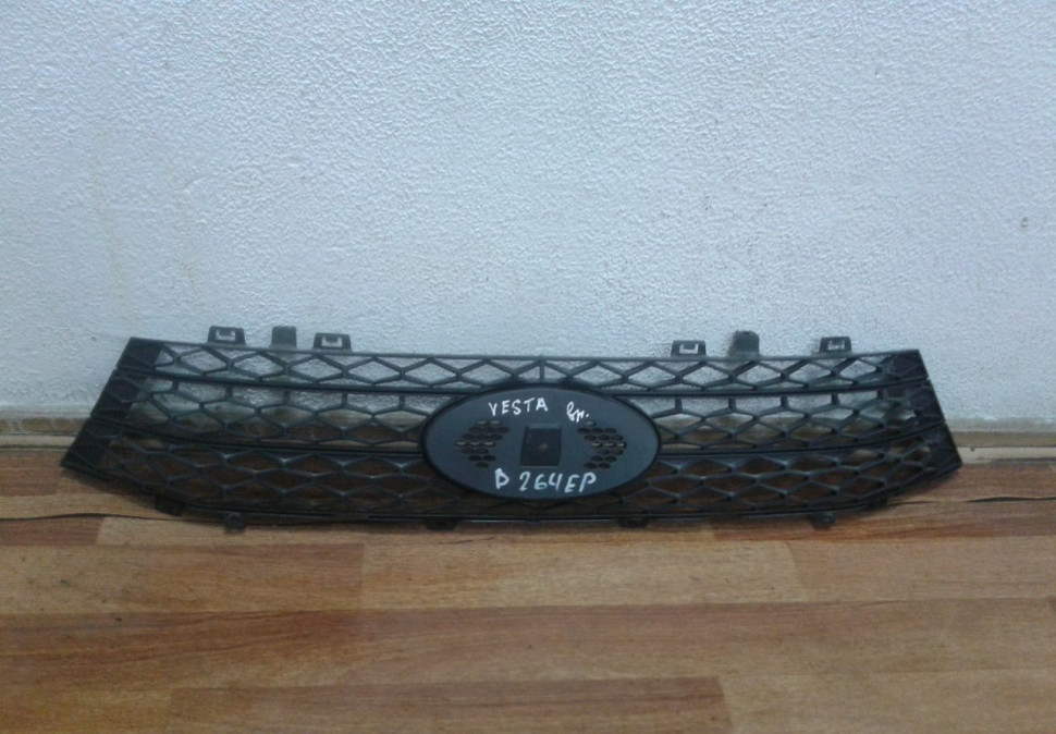 Решетка радиатора Lada Vesta oem 8450006673 (скл-3)