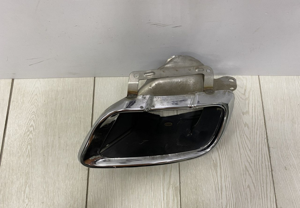 Насадка глушителя левая BMW X5 G05 M-Pack OEM 51128074189 Насадка глушителя левая BMW X5 G05 M-Pack OEM 51128074189