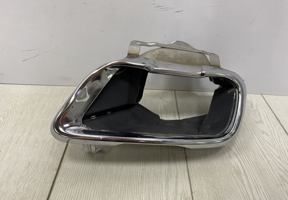 Насадка глушителя левая BMW X5 G05 M-Pack OEM 51128074189 Насадка глушителя левая BMW X5 G05 M-Pack OEM 51128074189