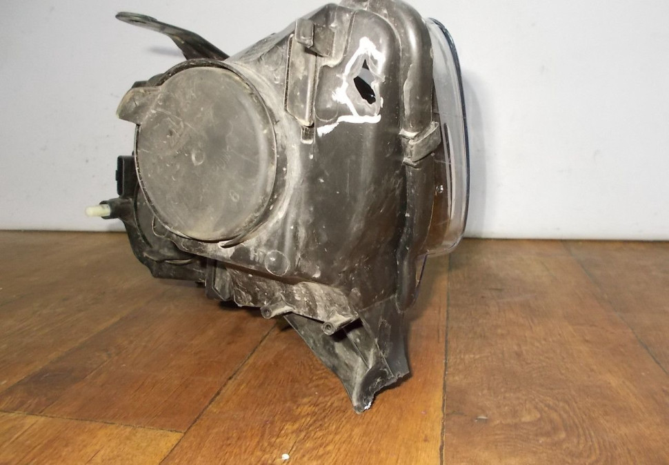 Фара правая бу Renault Logan 2 OEM 260105559R Фара правая бу Renault Logan 2 OEM 260105559R