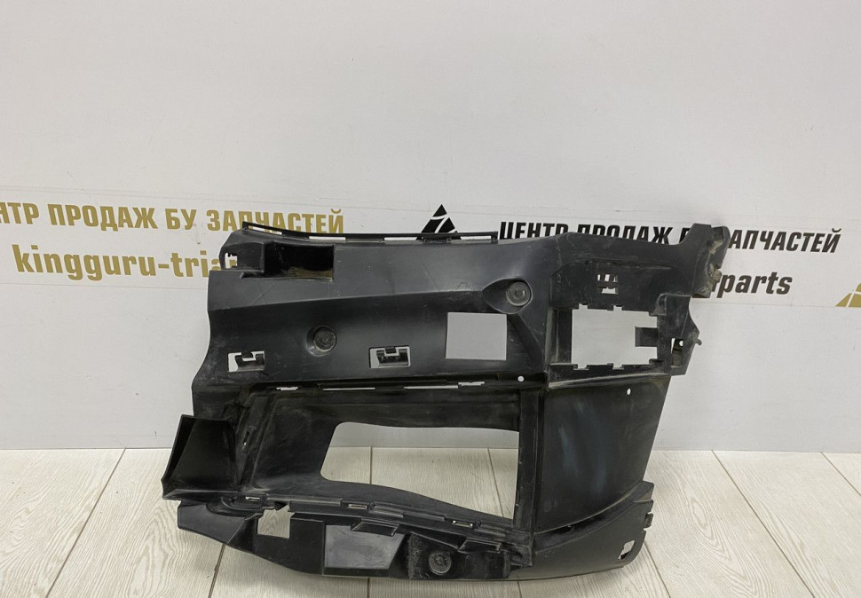 Кронштейн переднего бампера левый BMW 6 G32 M-Pack OEM 51118069713 Кронштейн переднего бампера левый BMW 6 G32 M-Pack OEM 51118069713