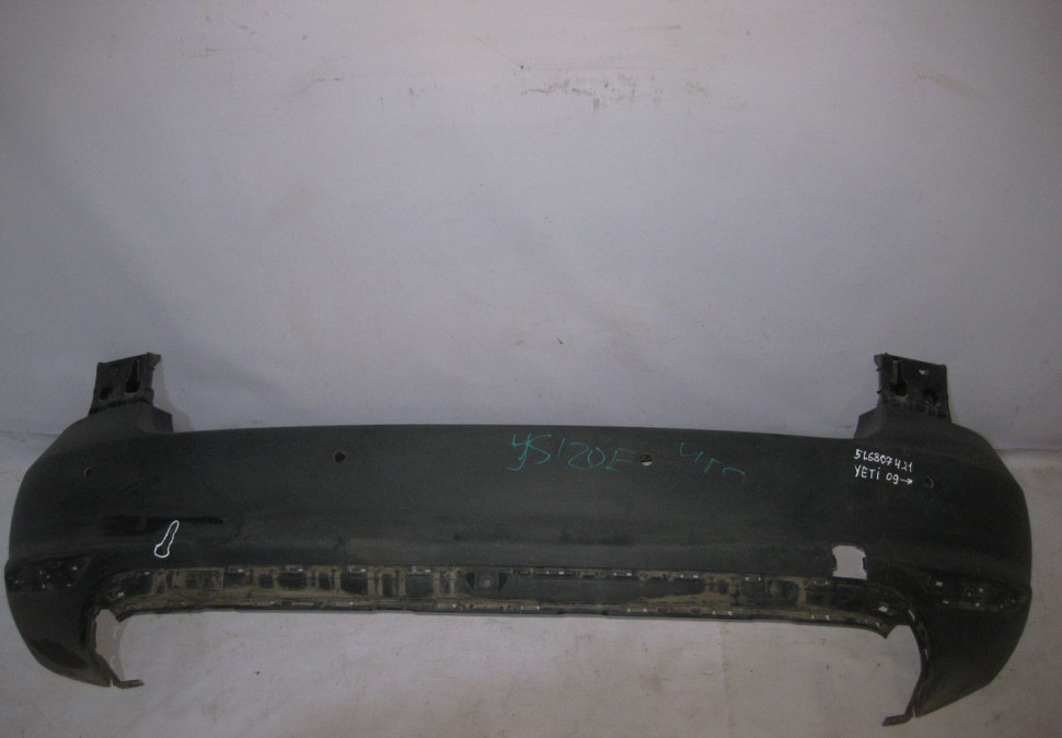 Бампер задний Skoda Yeti oem 5L6807421 (трещина) (скл-3)