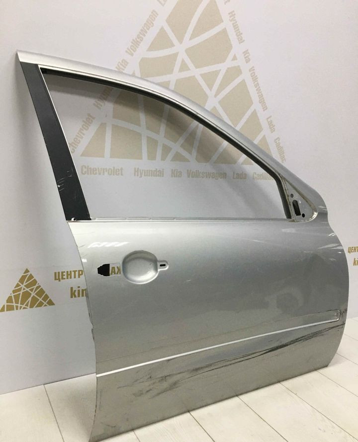 Дверь передняя правая Lada Granta / Datsun On-do 2012 oem 801002133R (скл-3)