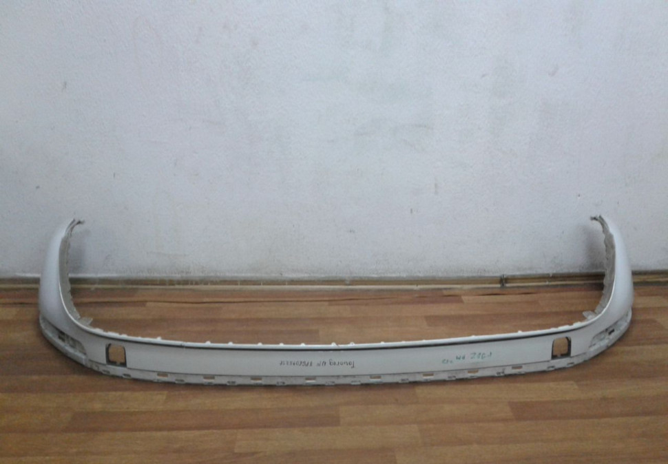 Спойлер заднего бампера Volkswagen Touareg Nf Oem 7p6807521a (трещина)