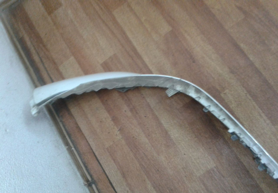 Спойлер заднего бампера Volkswagen Touareg Nf Oem 7p6807521a (трещина) Спойлер заднего бампера Volkswagen Touareg Nf Oem 7p6807521a (трещина)