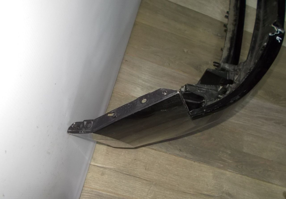 Бампер передний бу Skoda Rapid OEM 60U807221F