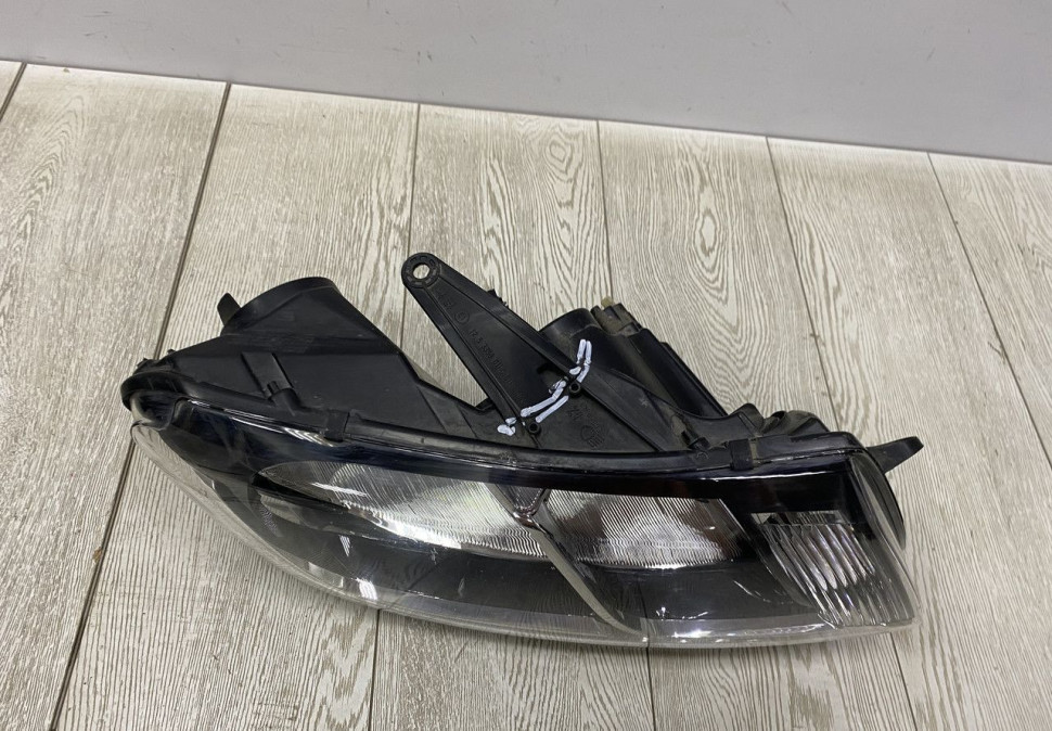Фара правая Renault Logan 2 OEM 260106223R