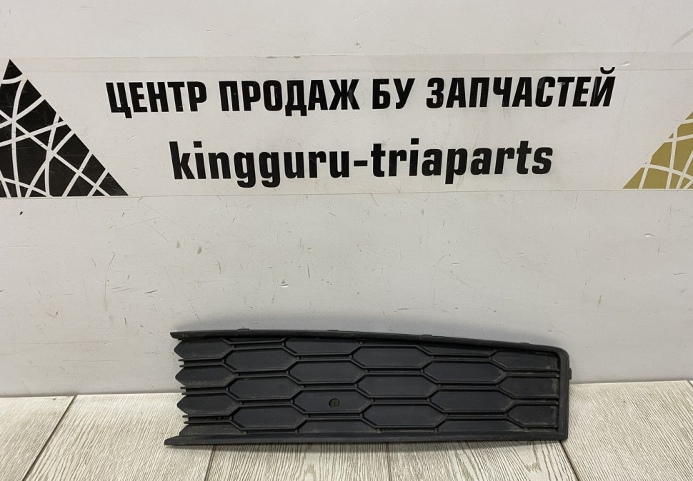 Решетка бампера правая Skoda Rapid 2 OEM 60U807682A