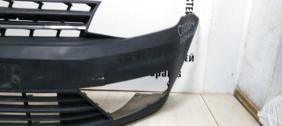 Бампер передний Volkswagen Caddy 3 oem 2k5807221