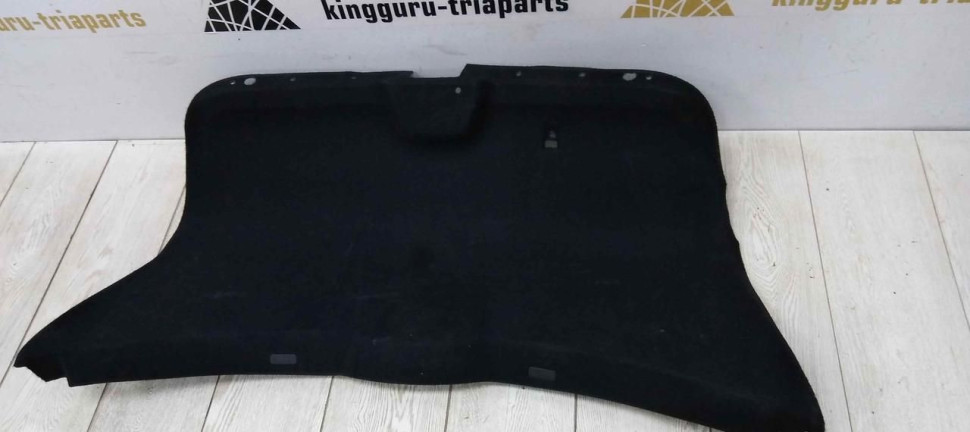 Обивка крышки багажника Skoda Octavia A7 OEM 5E5867975G