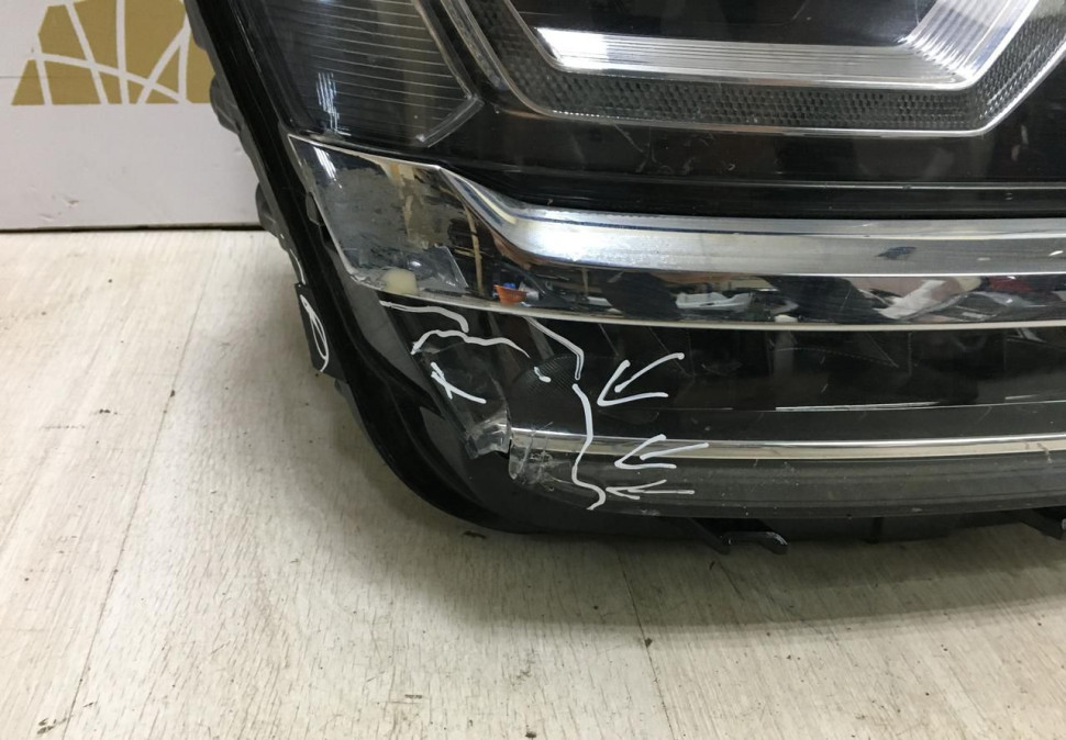 Фара правая LED Volkswagen Teramont 2017> oem 3CN941036B