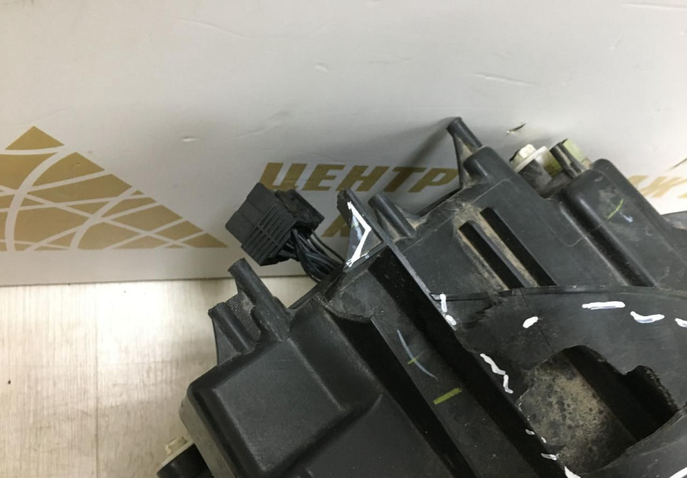 Фара правая LED Volkswagen Teramont 2017> oem 3CN941036B