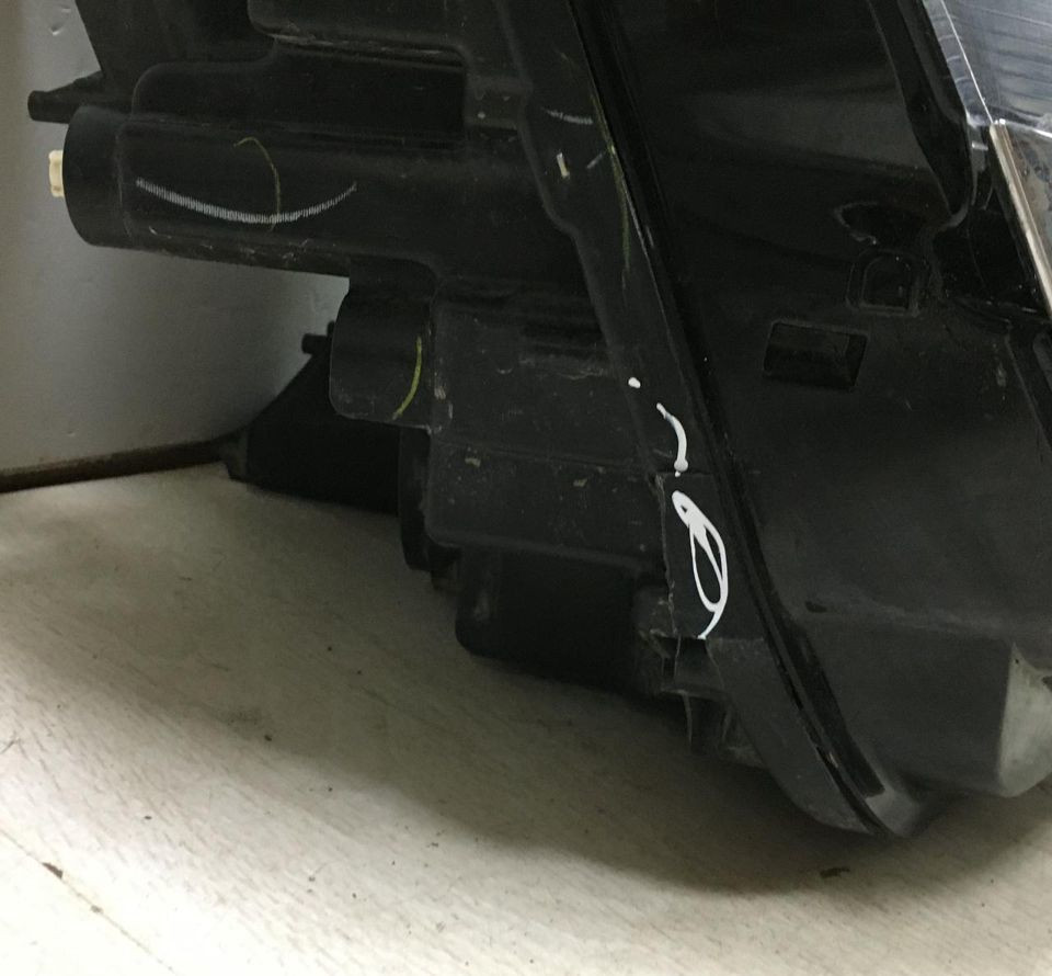Фара правая LED Volkswagen Teramont 2017> oem 3CN941036B