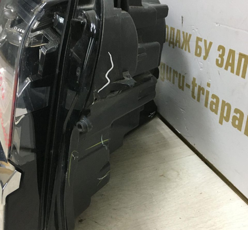 Фара правая LED Volkswagen Teramont 2017> oem 3CN941036B