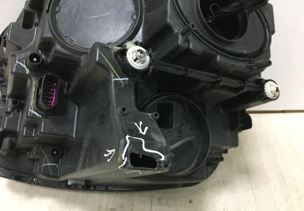 Фара правая LED Volkswagen Teramont 2017> oem 3CN941036B Фара правая LED Volkswagen Teramont 2017> oem 3CN941036B