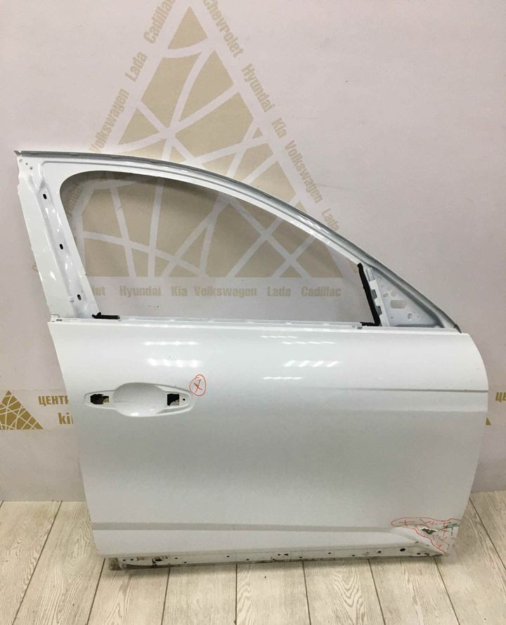 Дверь передняя правая Renault Arkana OEM 801000399R
