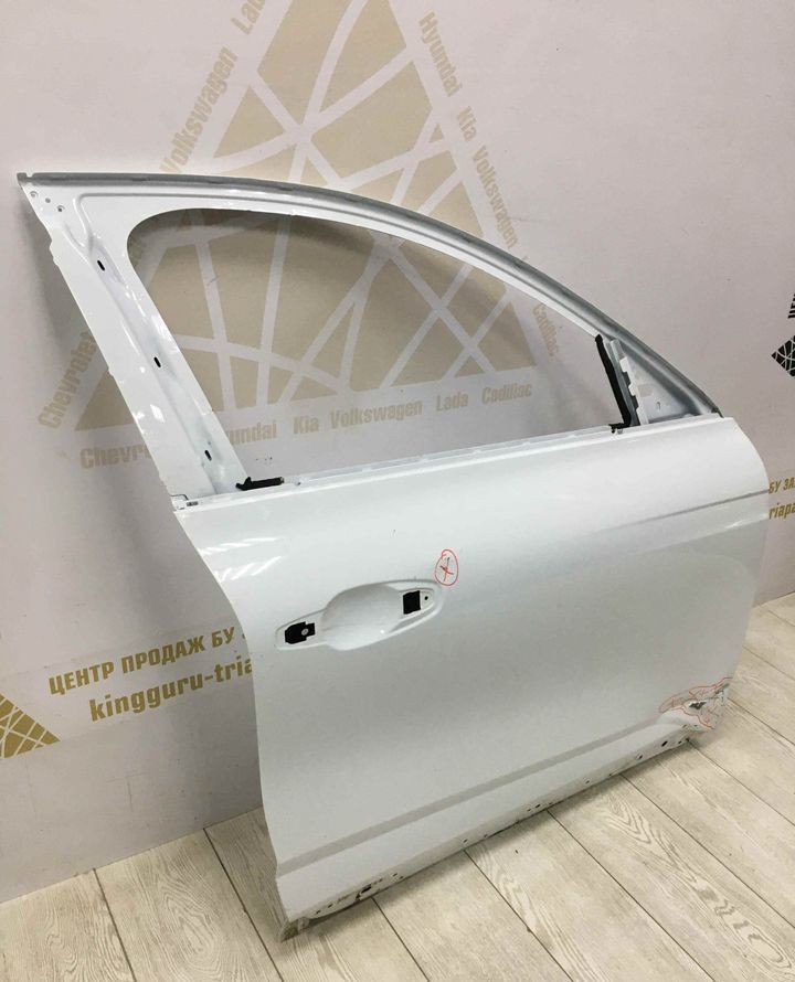 Дверь передняя правая Renault Arkana OEM 801000399R