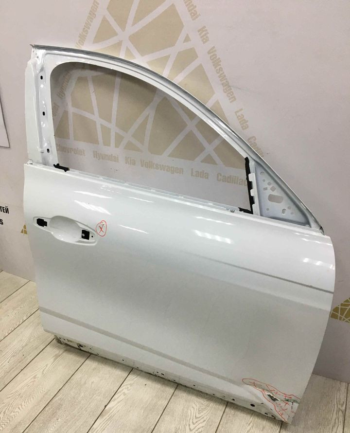 Дверь передняя правая Renault Arkana OEM 801000399R