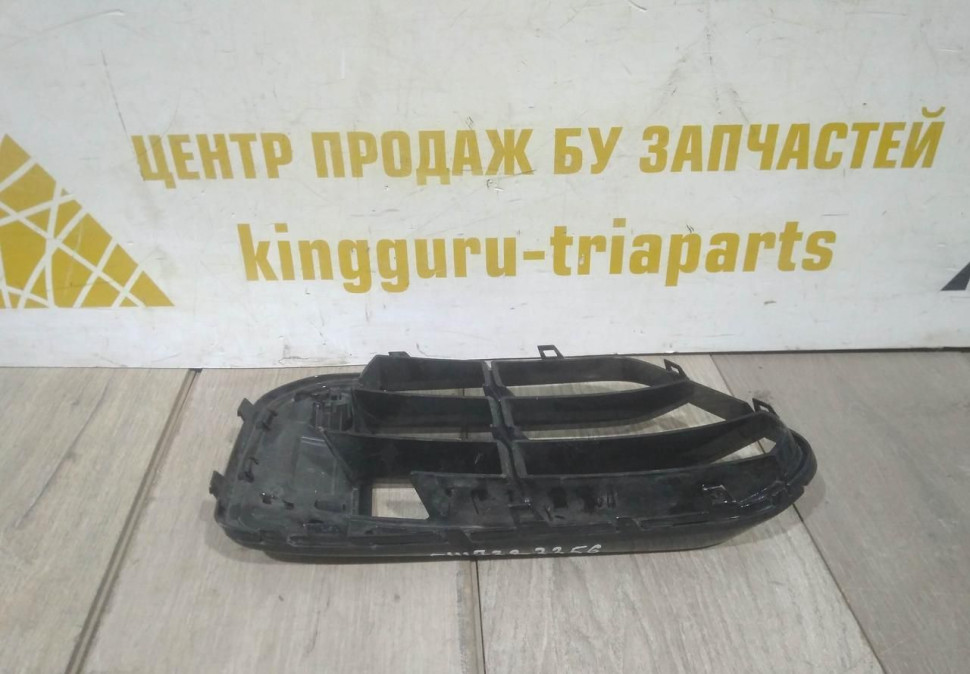 Решётка переднего бампера правая бу BMW X1 F48 OEM 51117383356