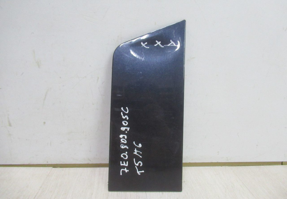 Лючок бензобака Volkswagen Transporter / Multivan / Caravelle T5 / T6  oem 7e0809905c
