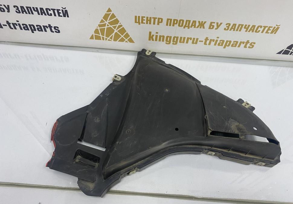 Защита переднего бампера левая бу BMW 5 G30 M-Pack OEM 51718060031 Защита переднего бампера левая бу BMW 5 G30 M-Pack OEM 51718060031