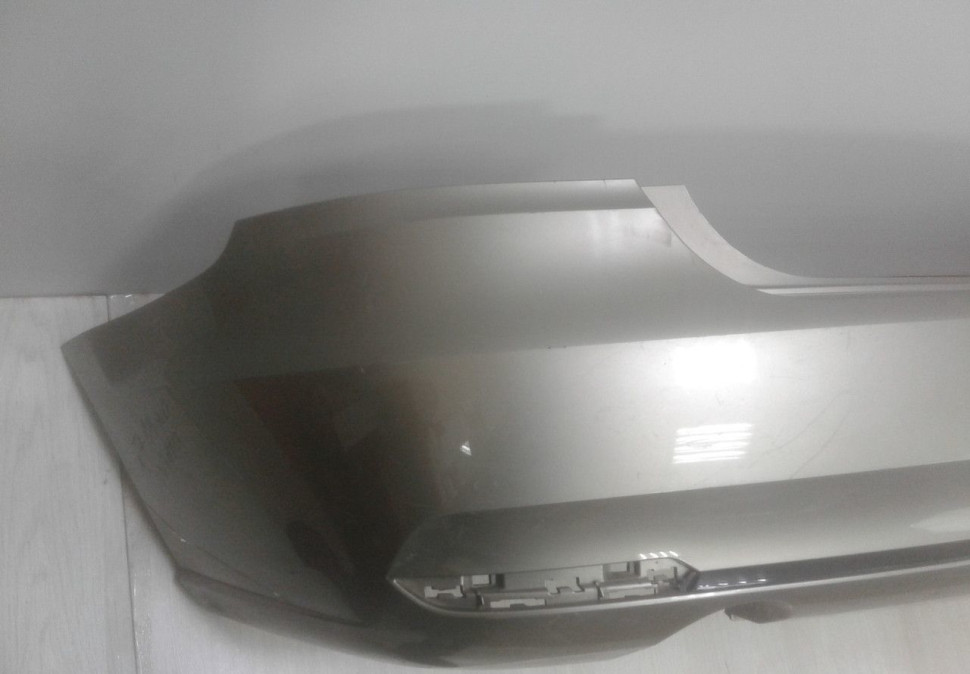 Бампер задний Volkswagen Polo Sedan (15>) oem 6RU807421D (трещина)