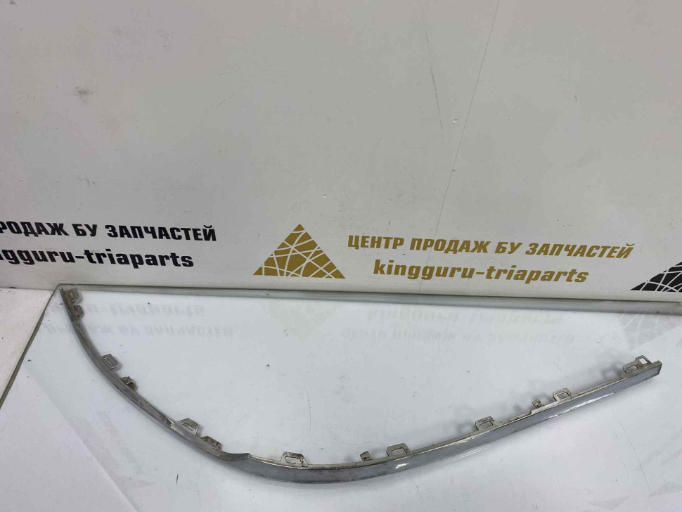 Молдинг переднего бампера правый Volkswagen Passat B8 OEM 3G0853254B