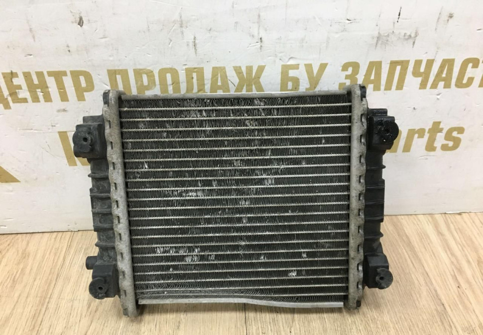 Дополнительный радиатор охлаждения Audi A6 C7 OEM 4G0121212 Дополнительный радиатор охлаждения Audi A6 C7 OEM 4G0121212