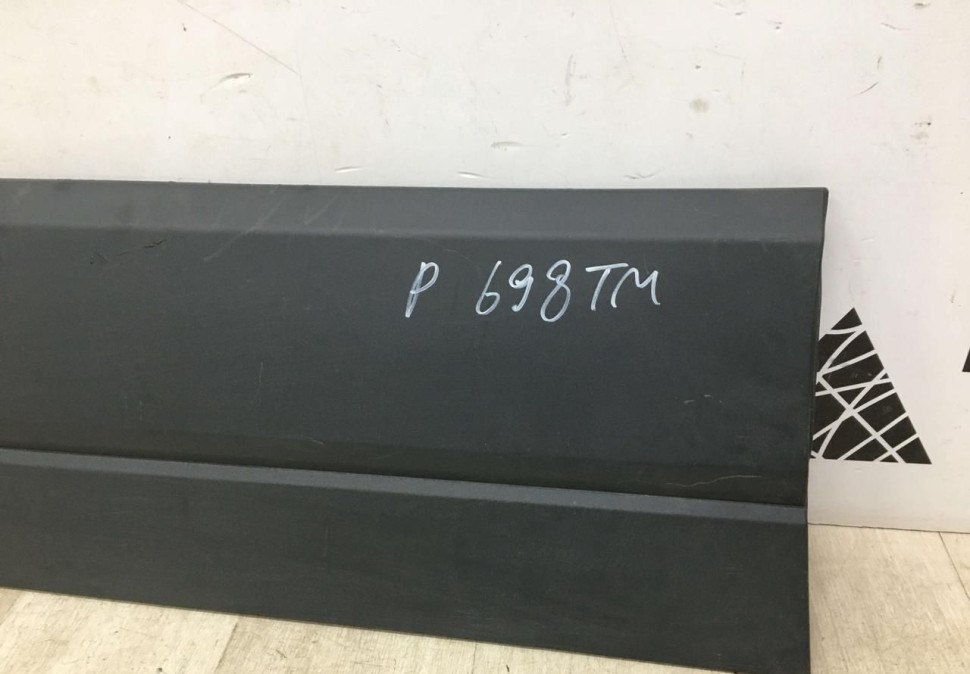 Молдинг двери передний левый Chevrolet Niva oem 212308212141550 (скл-3) Молдинг двери передний левый Chevrolet Niva oem 212308212141550 (скл-3)