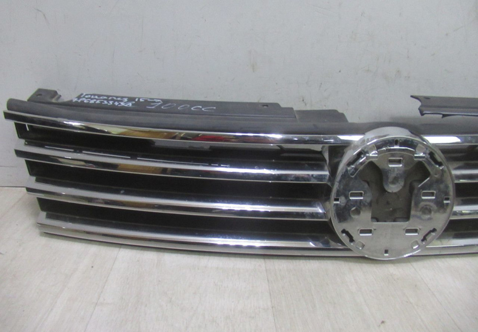 Решетка радиатора Volkswagen Touareg NF (14>) oem 7P6853653d Решетка радиатора Volkswagen Touareg NF (14>) oem 7P6853653d