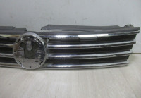 Решетка радиатора Volkswagen Touareg NF (14>) oem 7P6853653d
